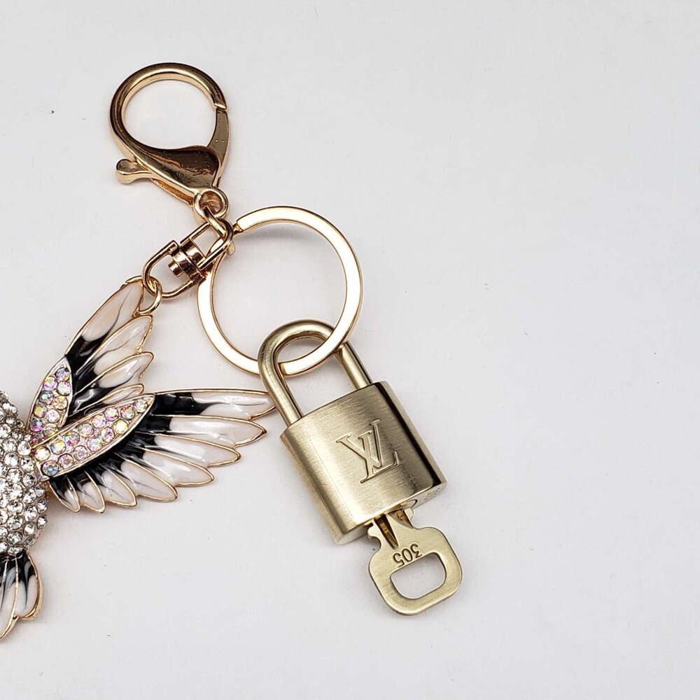 LV Authentic Gold Padlock 🔒 Key Set w/ Unbranded Bird Keychain Charm - Picture 5 of 7